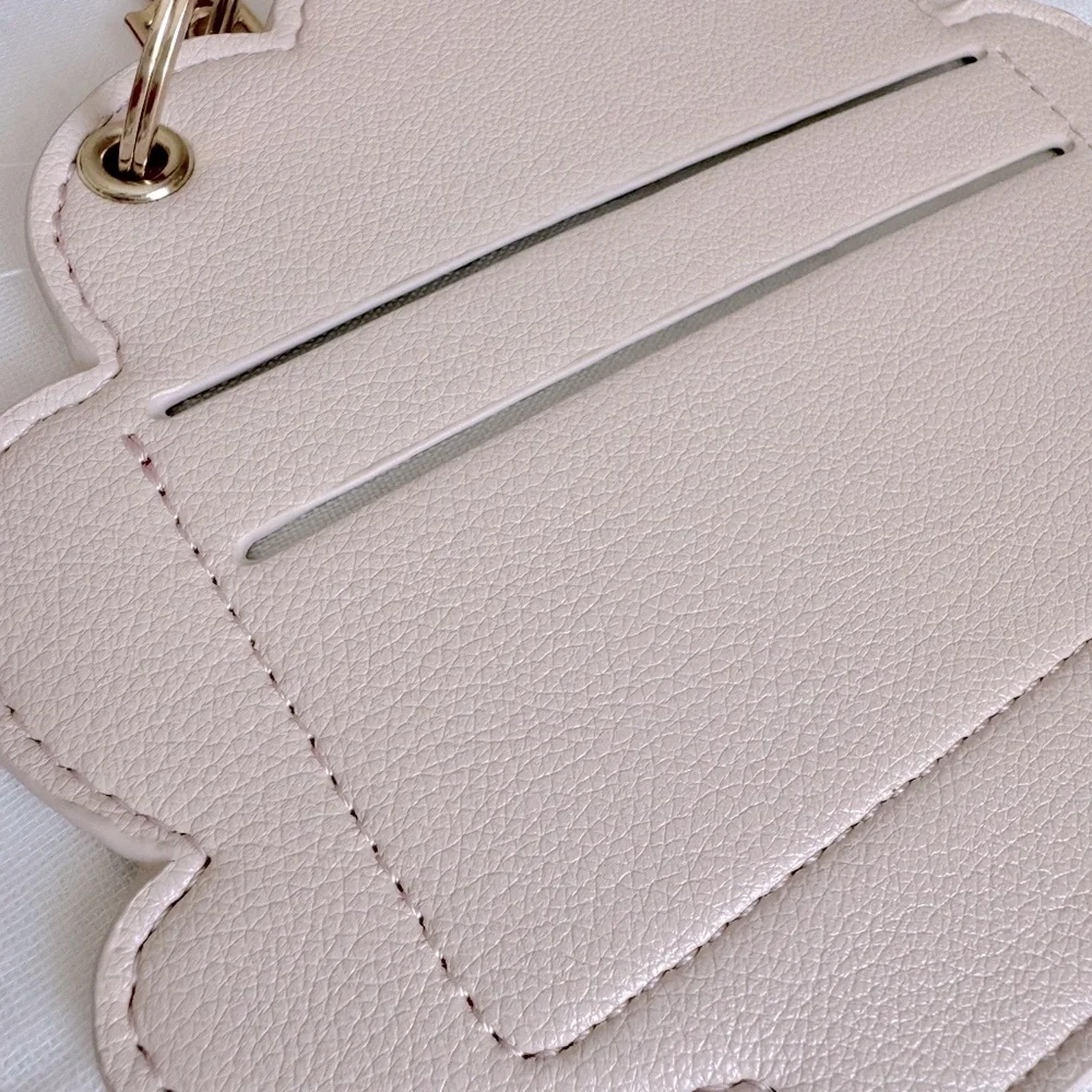 Paper Source Shell Card Holder - Cream - Picture 3 of 3